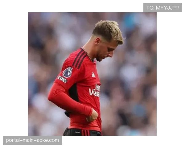 战术分析：滕哈格变阵三中卫，是无奈之举还是妙手回春？